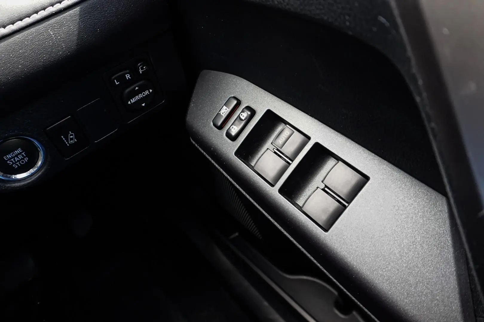 2018 Toyota RAV4 Gallery Image 21