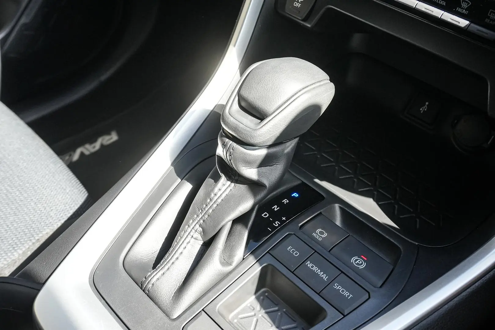 2022 Toyota RAV4 Gallery Image 19