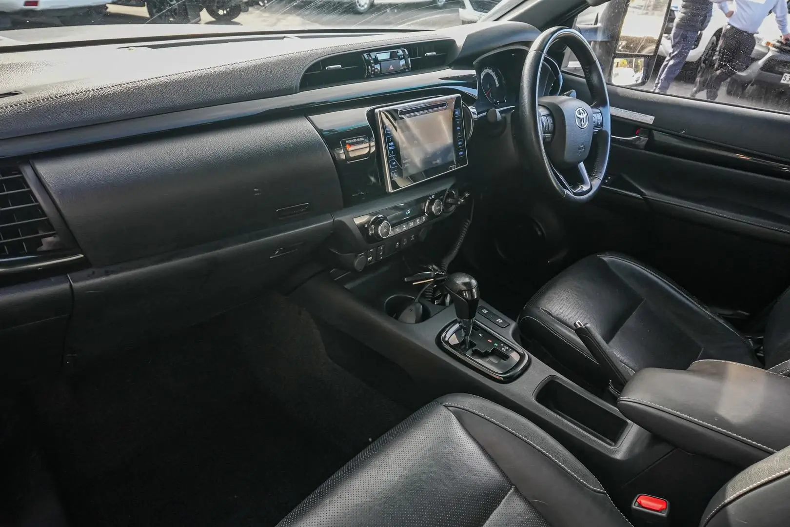 2019 Toyota Hilux Gallery Image 9