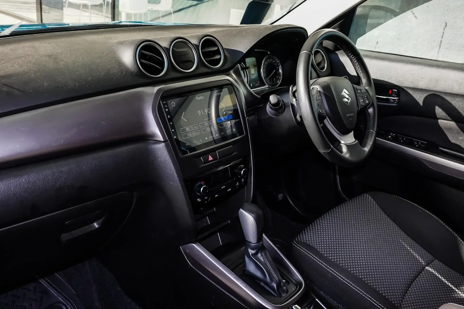 2022 Suzuki Vitara Gallery Image 10