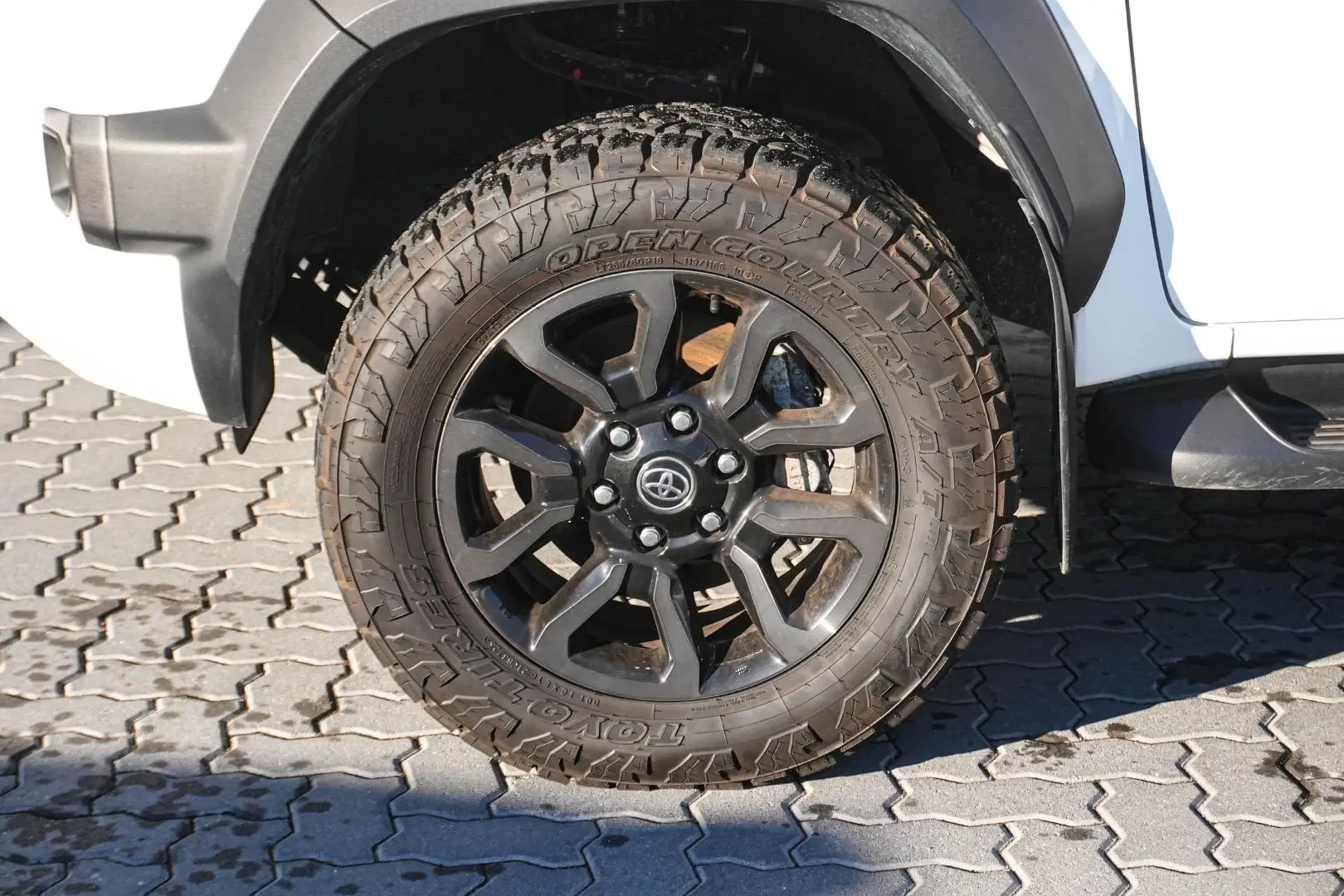 2024 Toyota Hilux Gallery Image 12