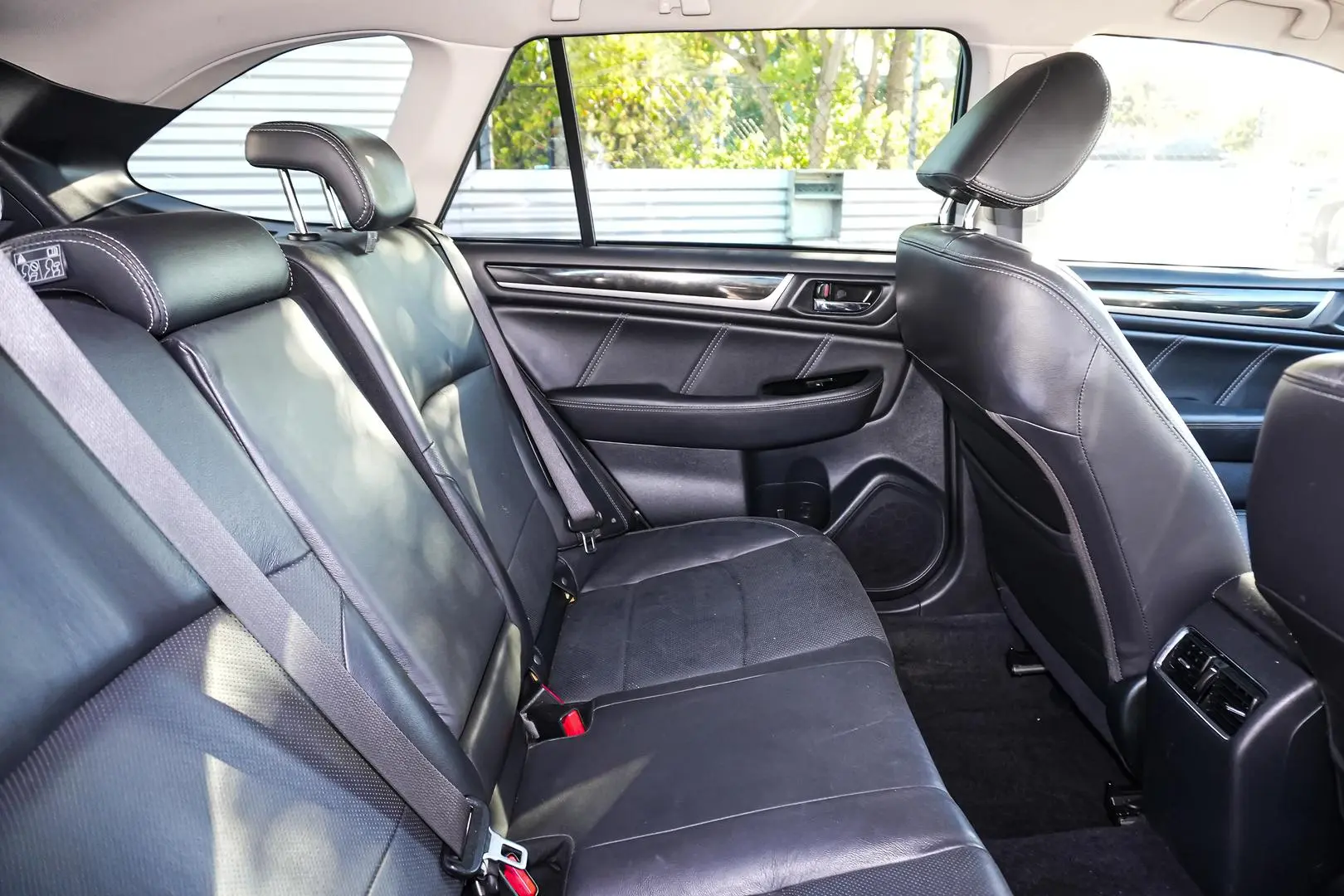 2017 Subaru Outback Gallery Image 9