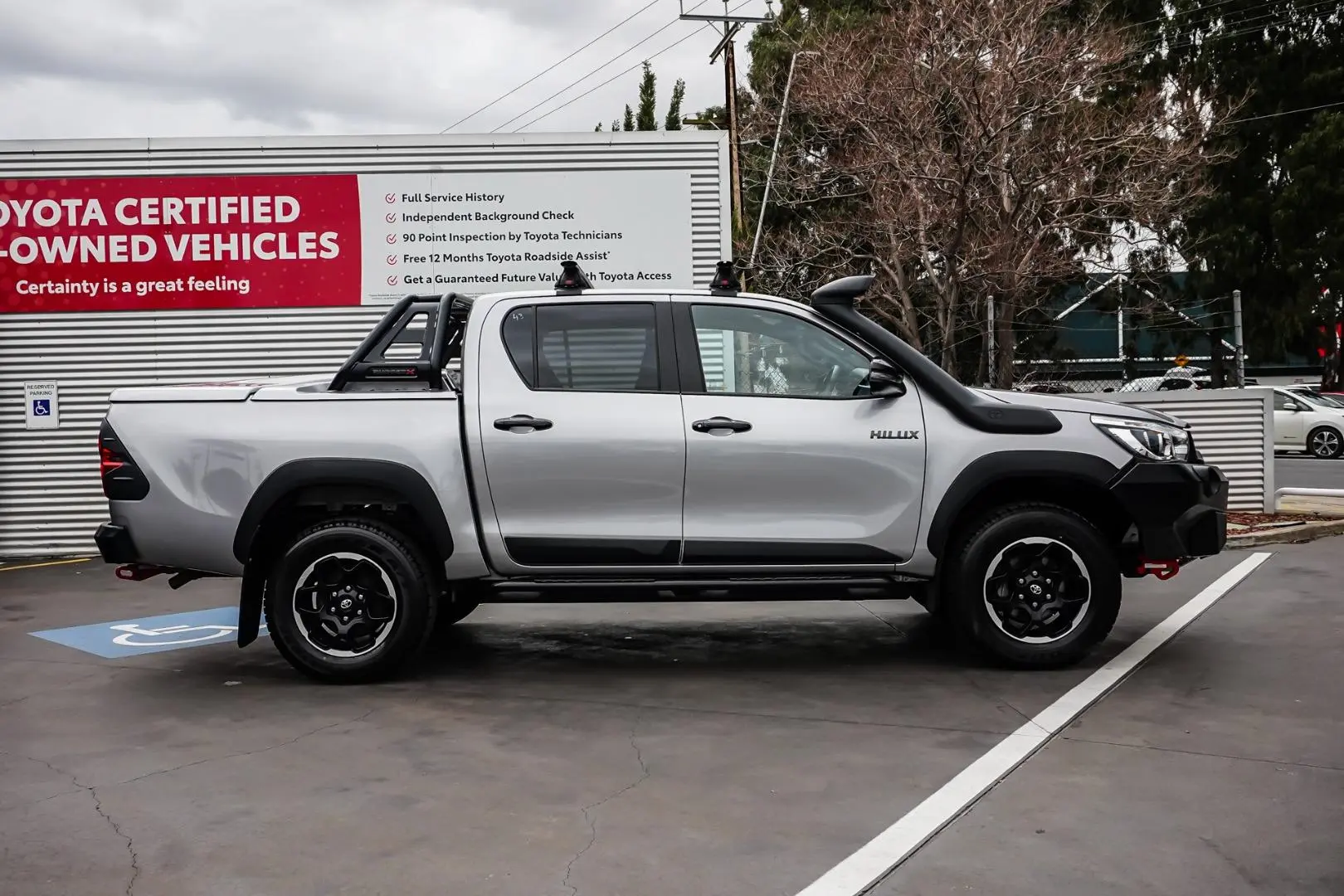 2020 Toyota Hilux Gallery Image 4