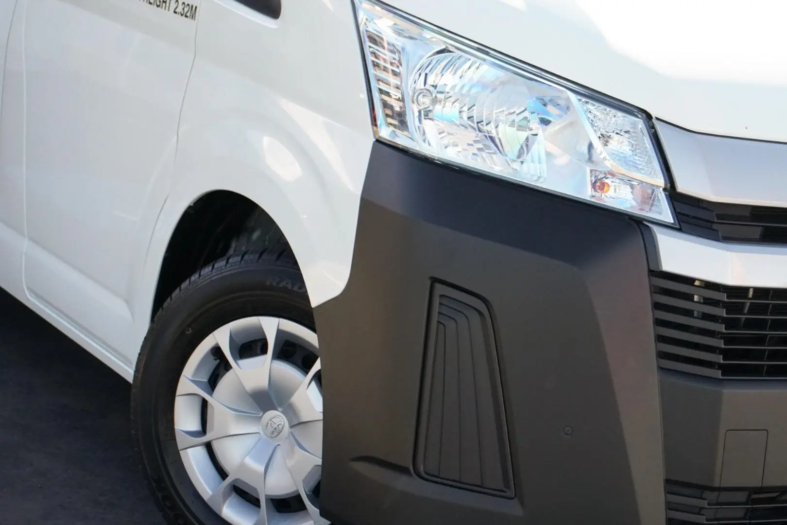 2020 Toyota Hiace Gallery Image 18