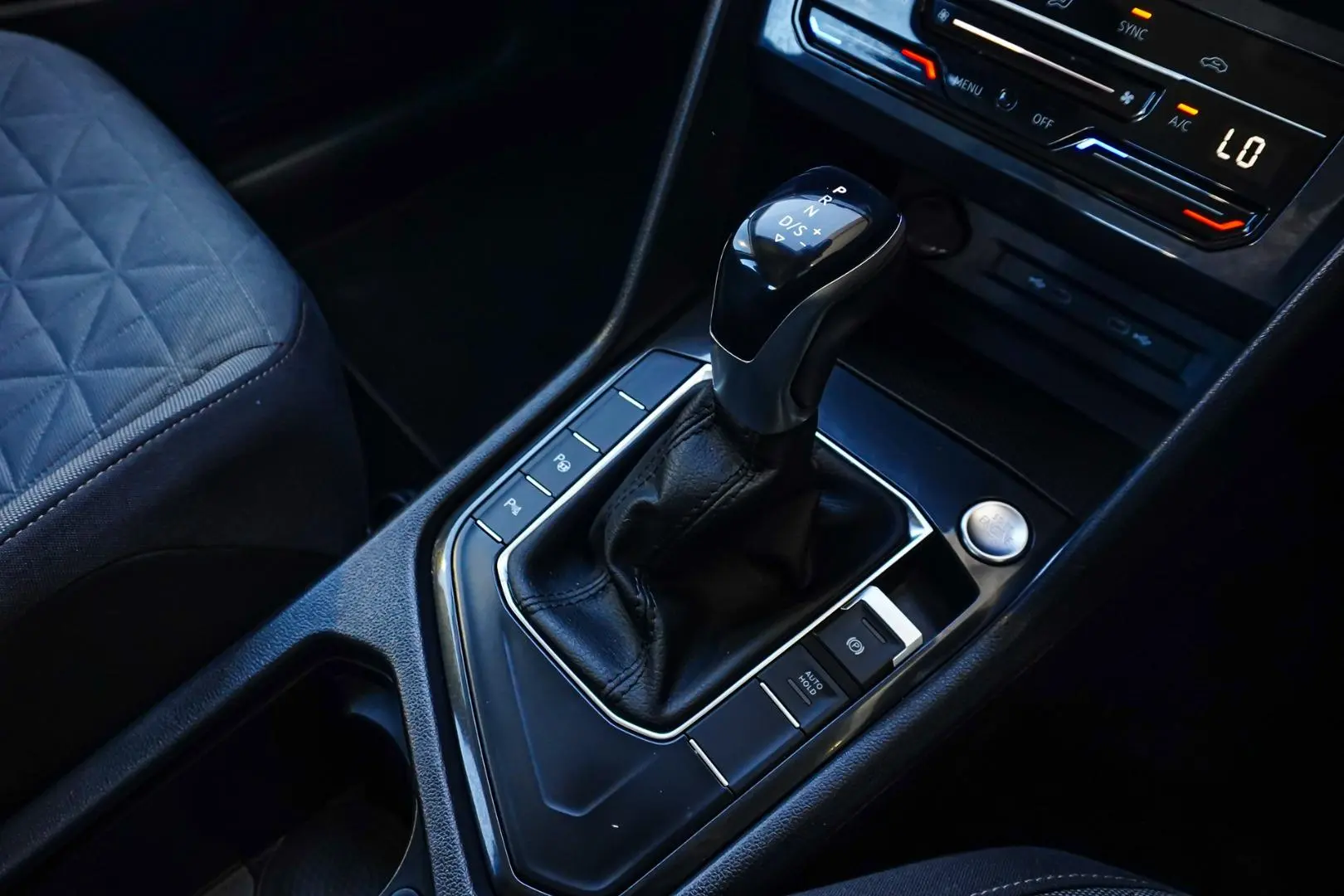 2023 Volkswagen Tiguan Gallery Image 18