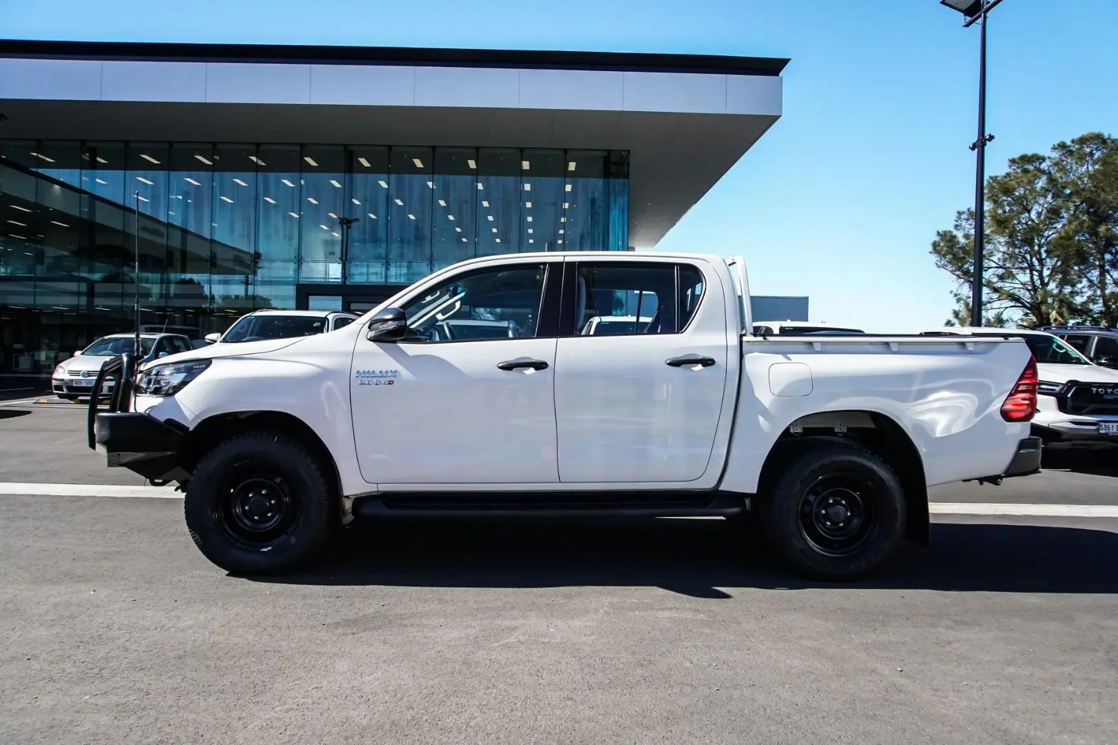 2021 Toyota Hilux Gallery Image 3