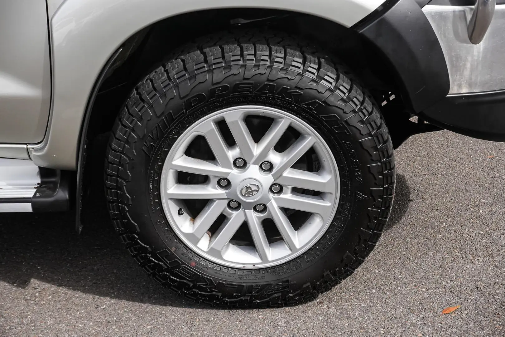 2013 Toyota Hilux Gallery Image 11