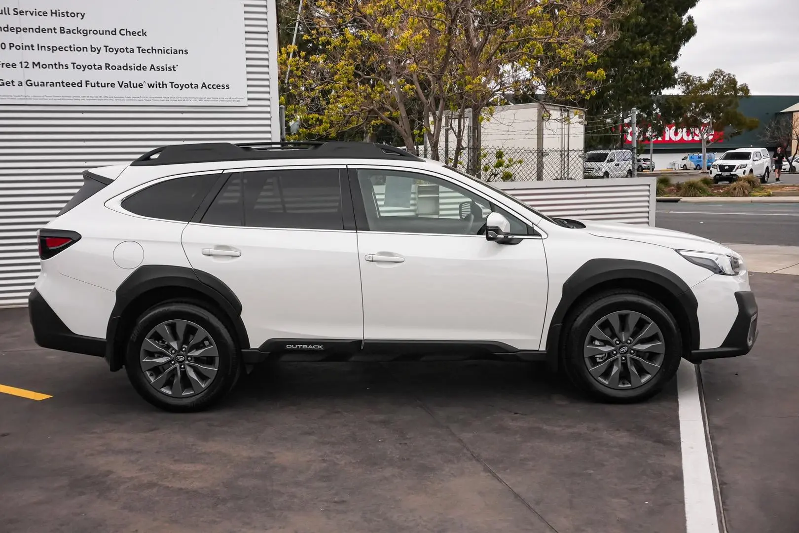 2023 Subaru Outback Gallery Image 3