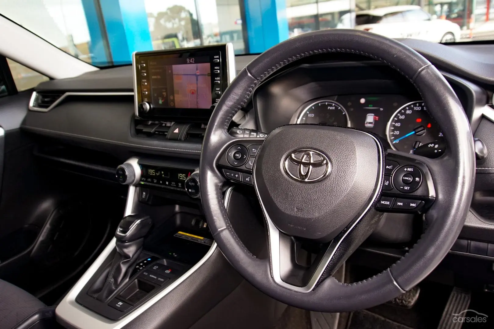 2020 Toyota RAV4 Image 6