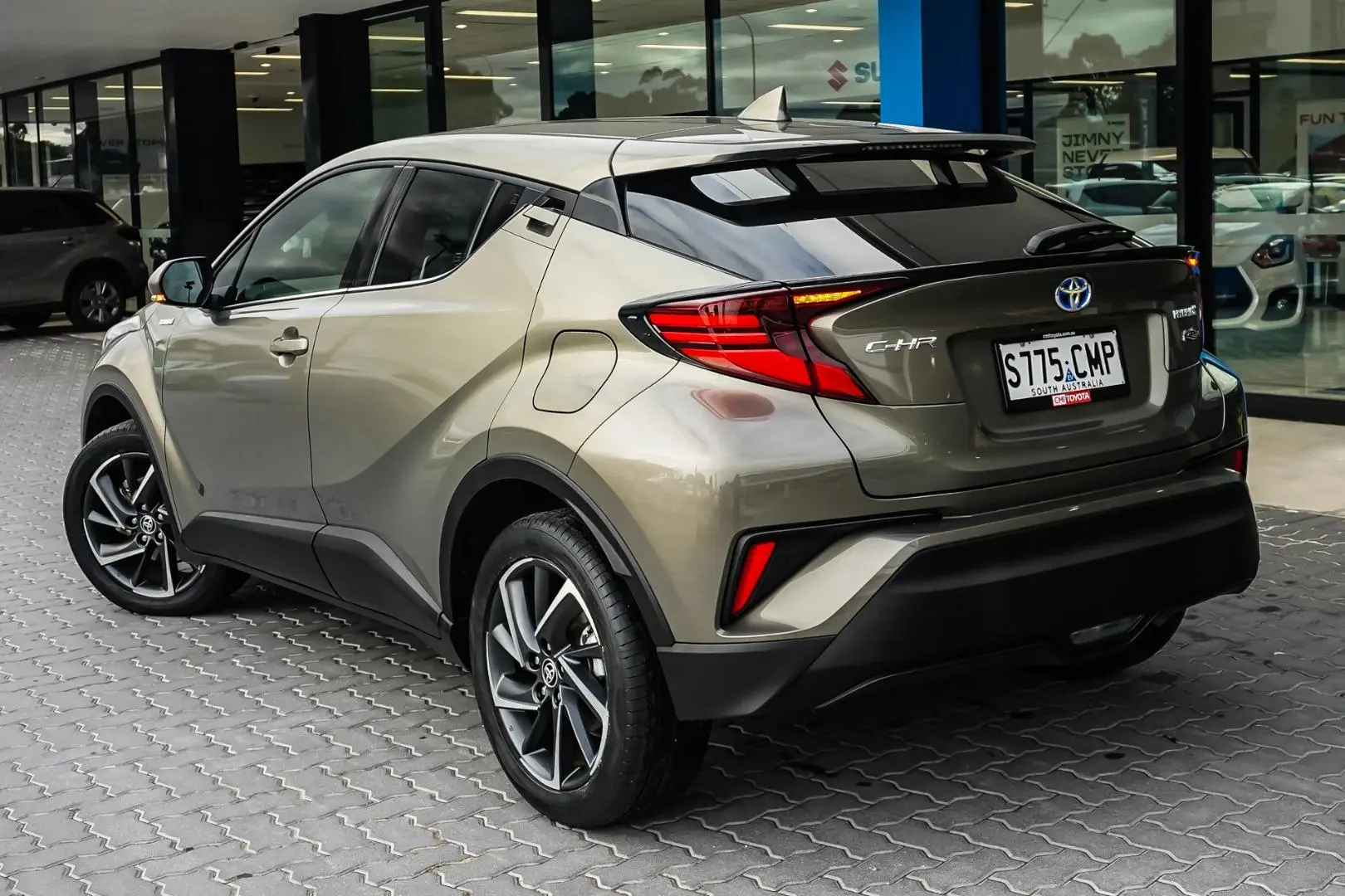 2021 Toyota C-HR Gallery Image 2
