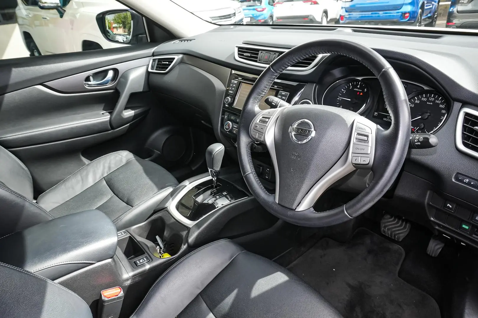 2017 Nissan X-TRAIL Gallery Image 16