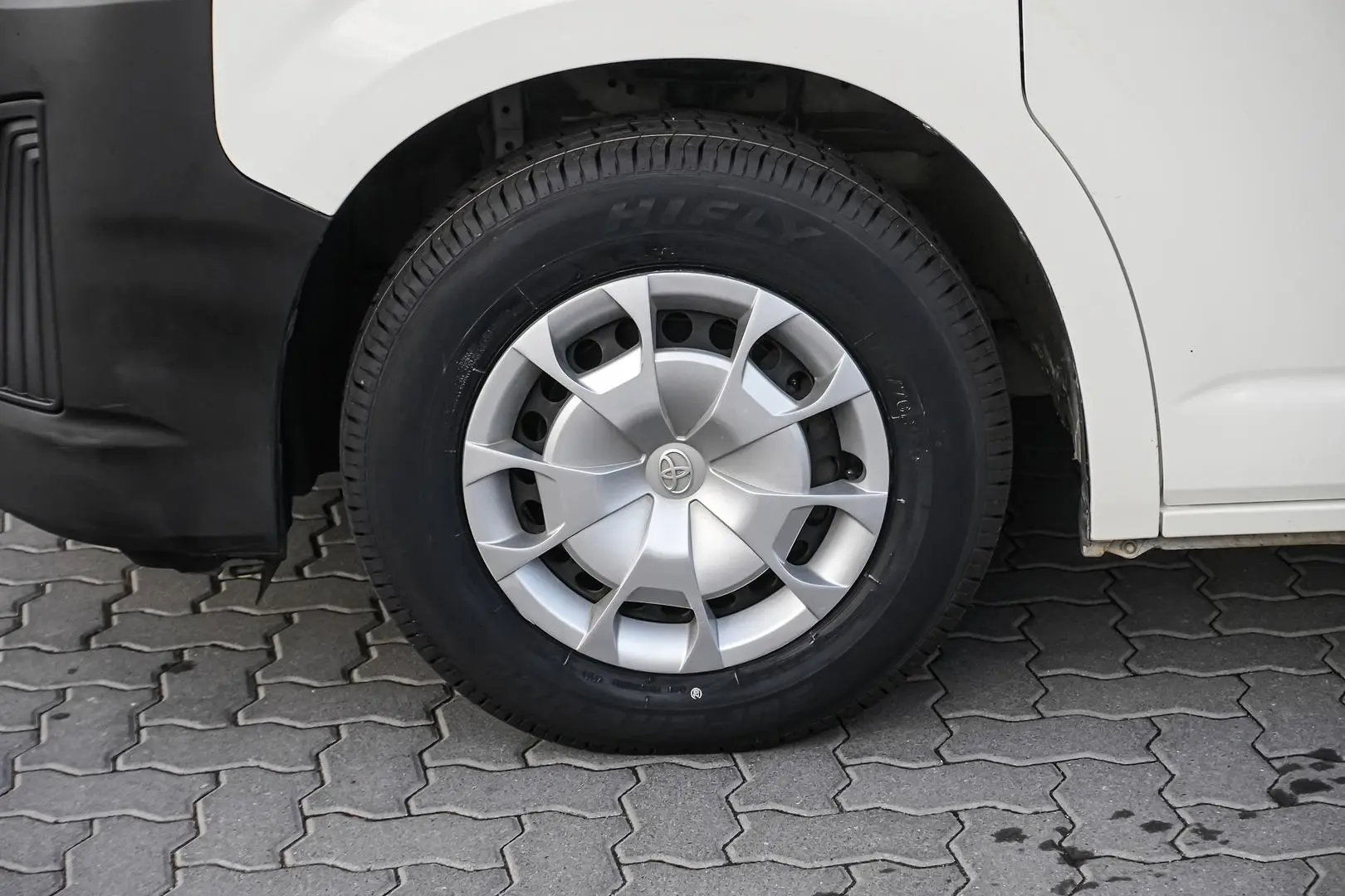 2021 Toyota Hiace Gallery Image 10