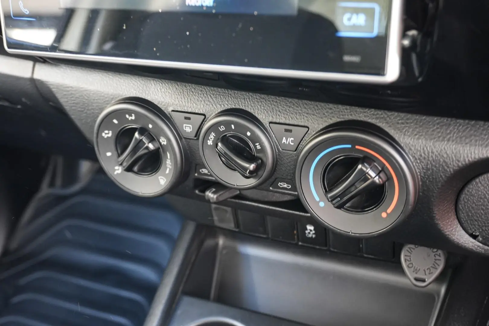 2019 Toyota Hilux Gallery Image 21