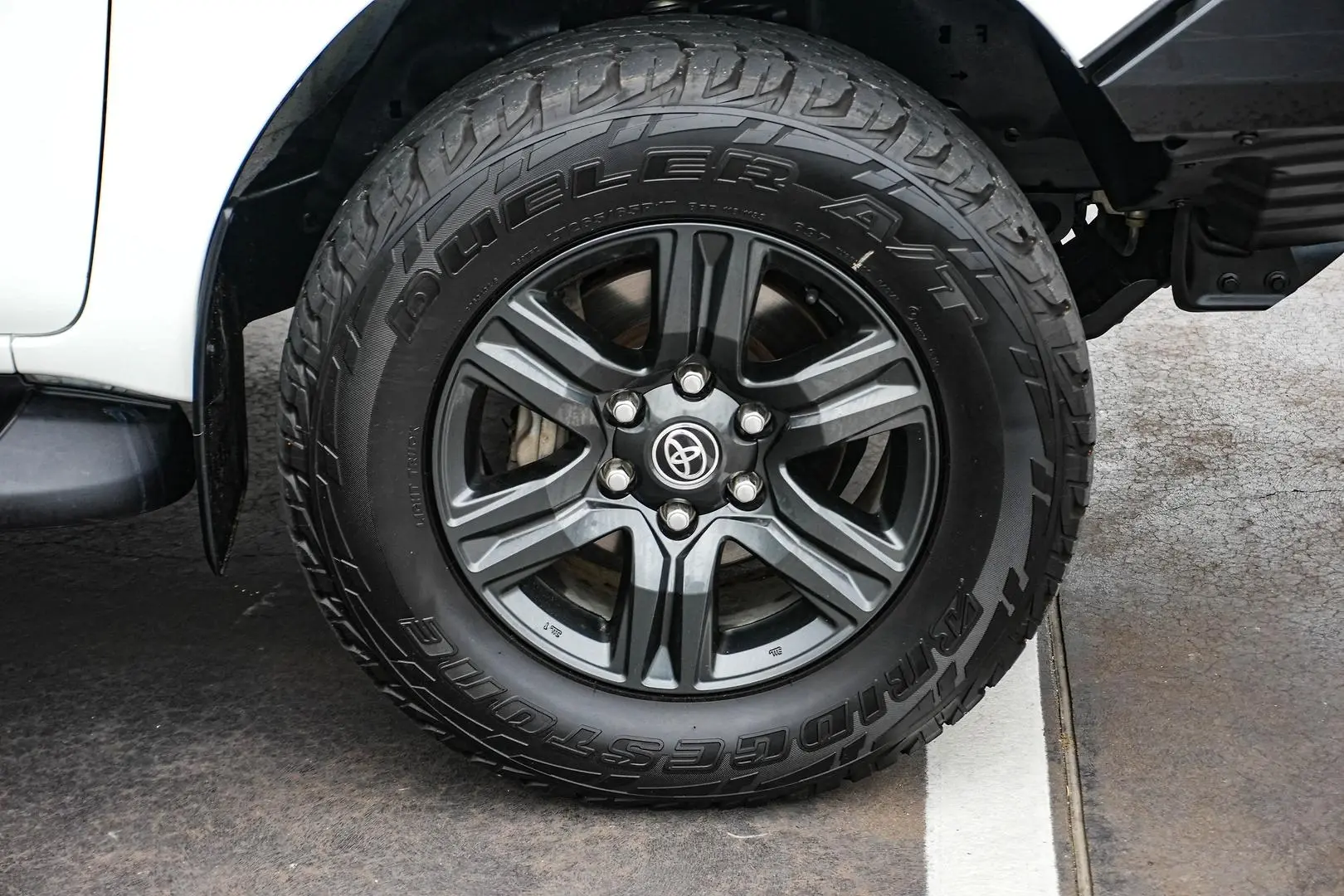2022 Toyota Hilux Gallery Image 11