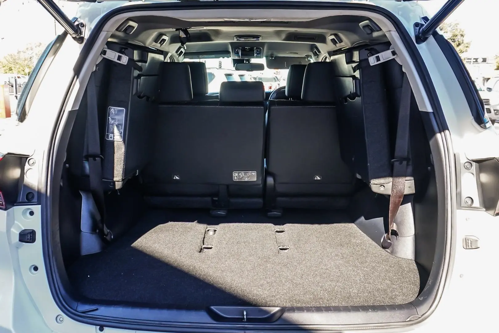 2021 Toyota Fortuner Gallery Image 8