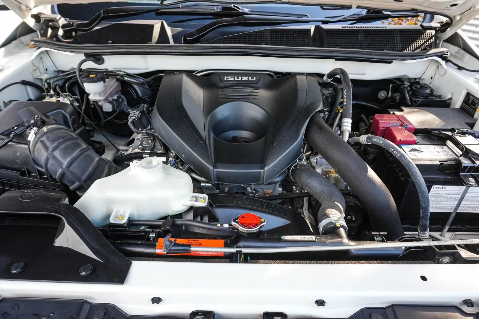 2023 Isuzu MU-X Gallery Image 24