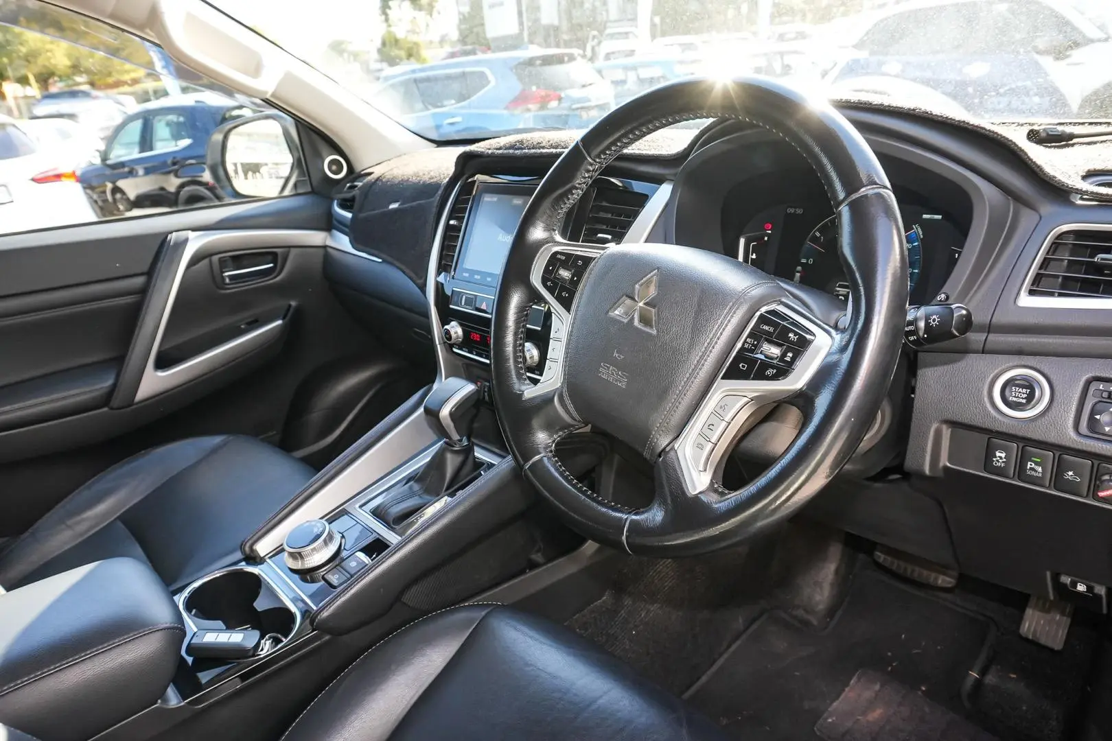2020 Mitsubishi Pajero Sport Gallery Image 7