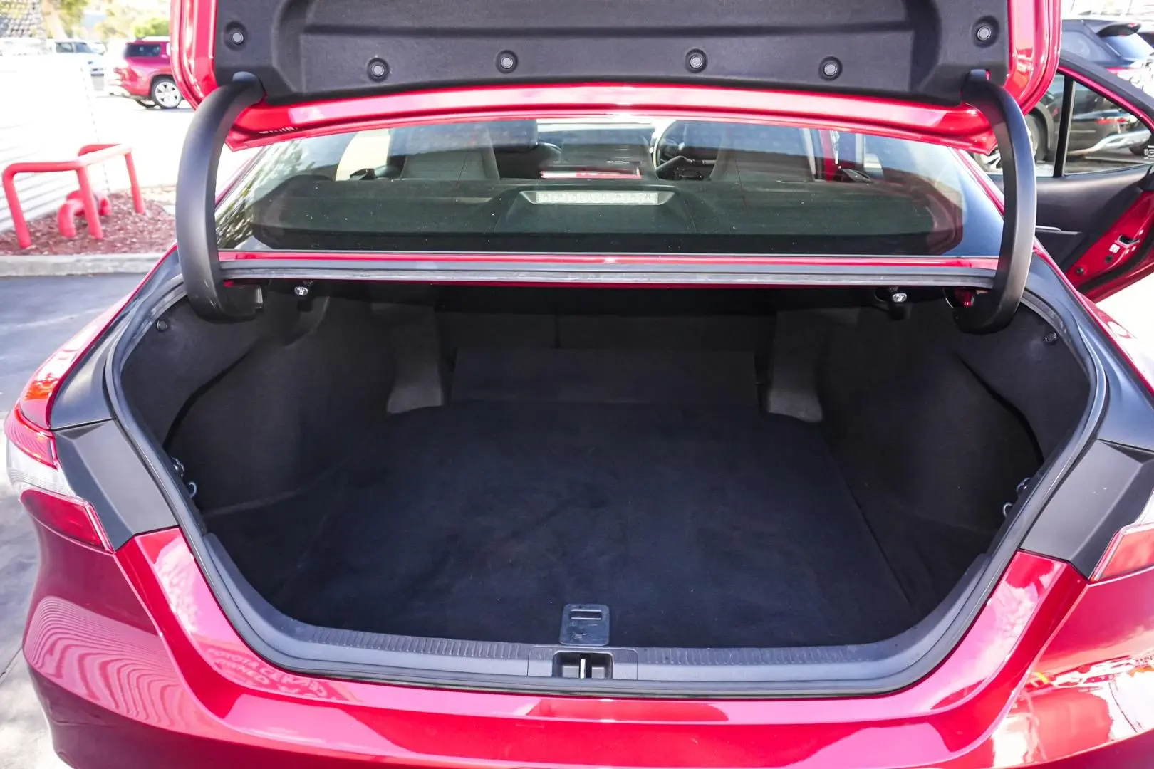 2018 Toyota Camry Gallery Image 11