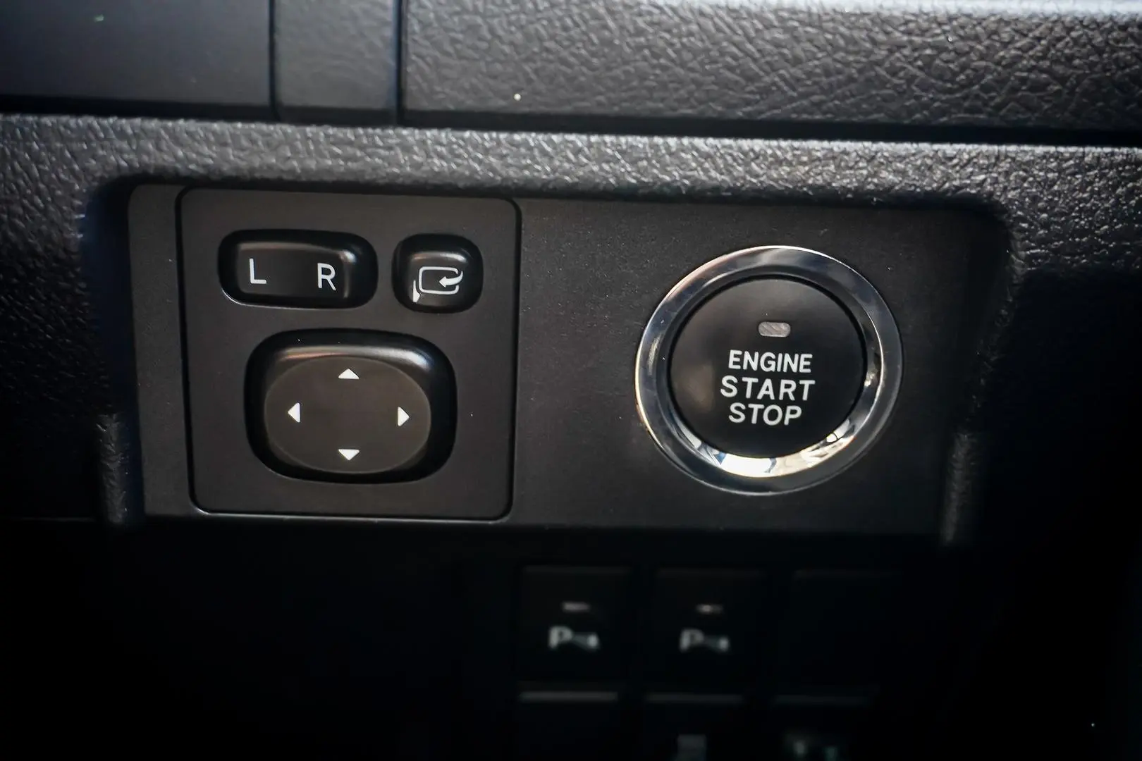 2017 Toyota Landcruiser Prado Gallery Image 23