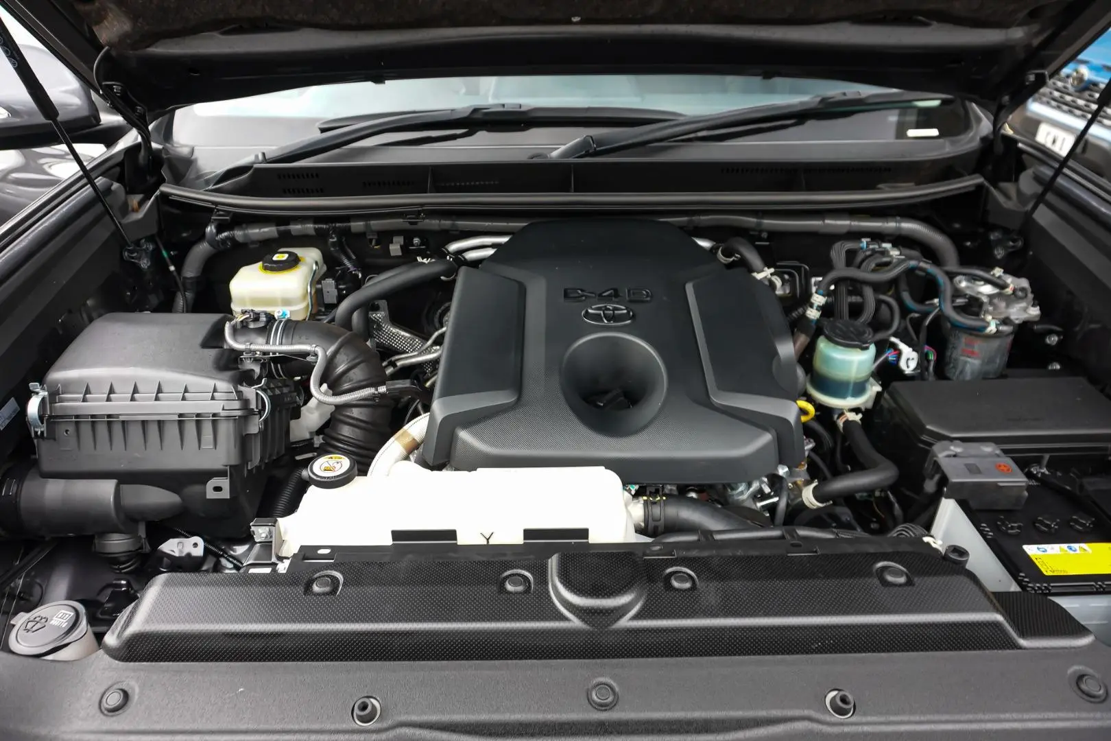 2022 Toyota Landcruiser Prado Gallery Image 25