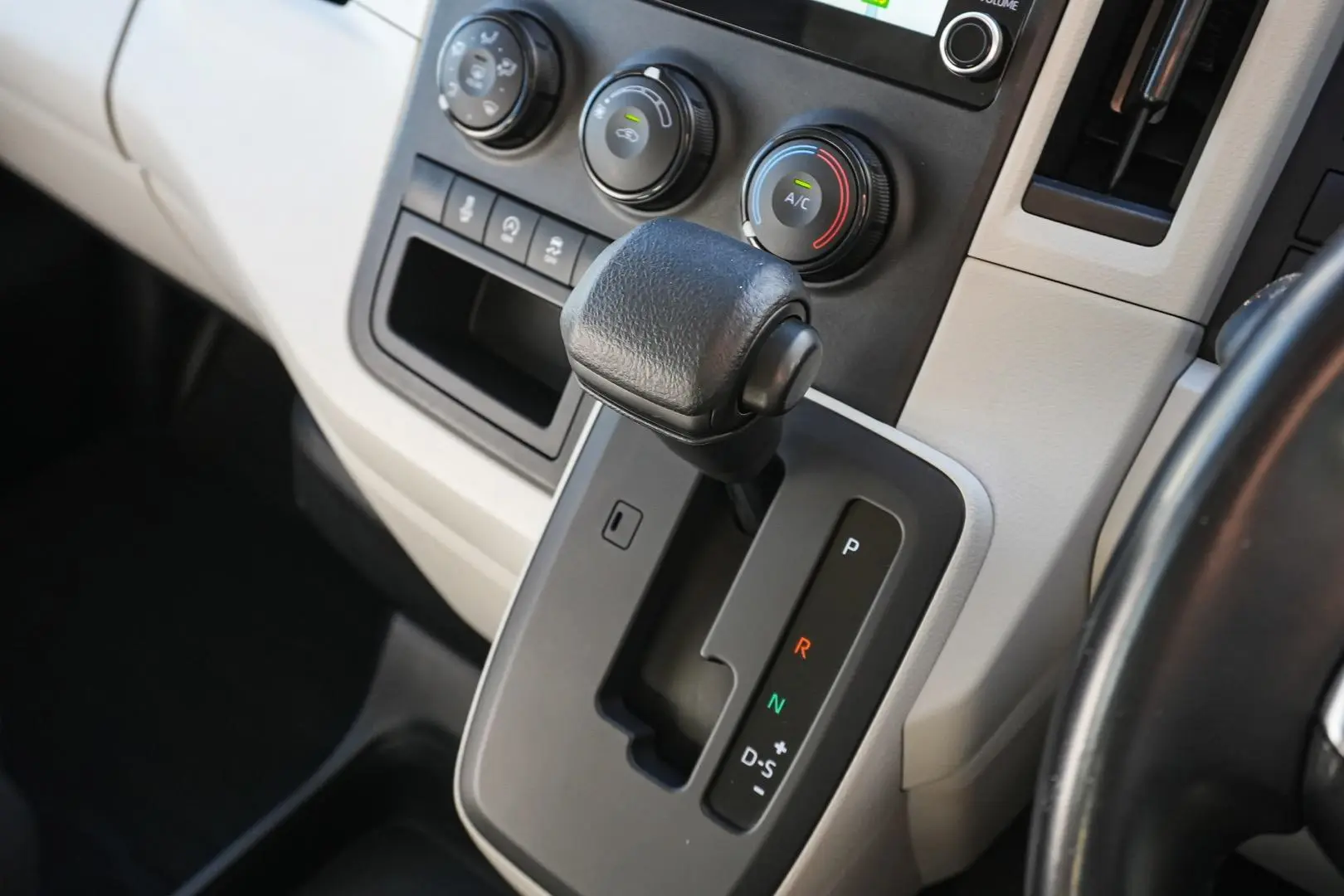 2020 Toyota Hiace Gallery Image 19