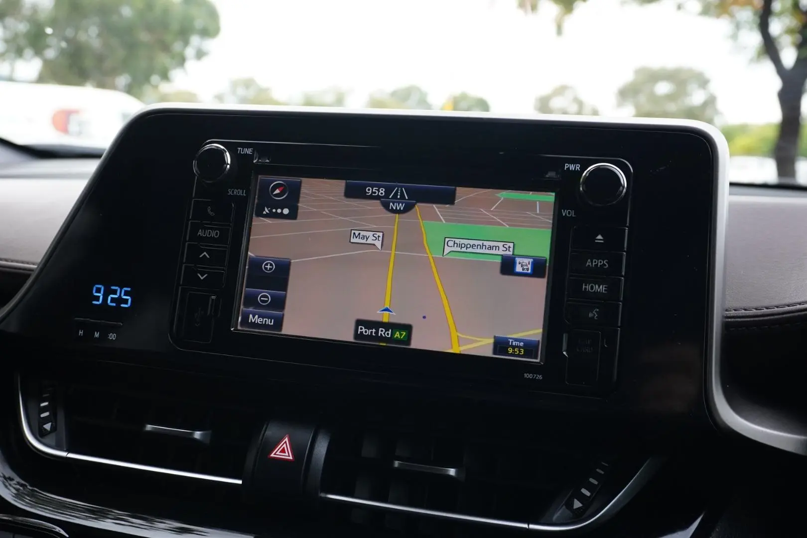 2018 Toyota C-HR Gallery Image 24