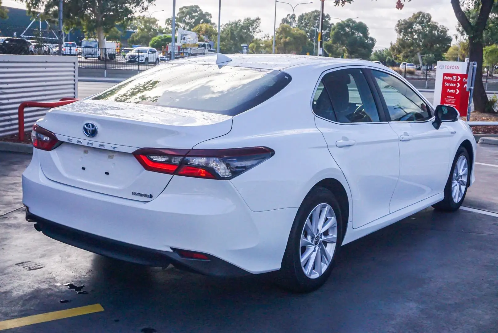 2022 Toyota Camry Gallery Image 2