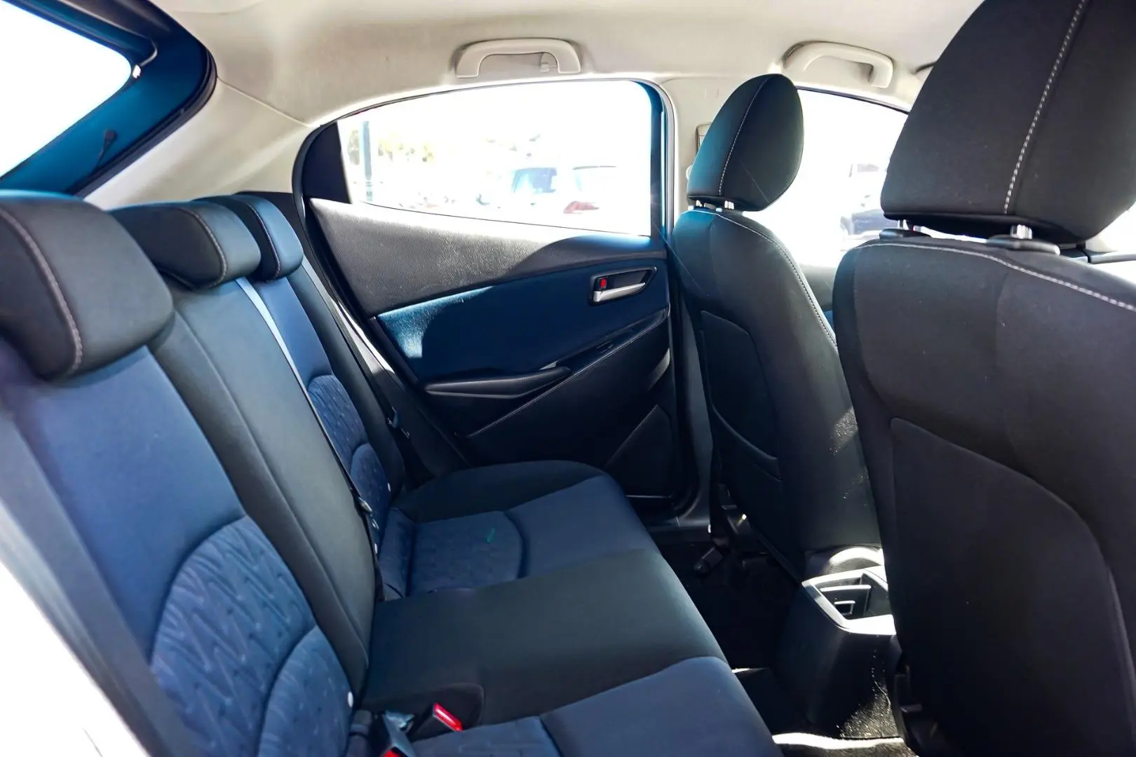 2016 Mazda 2 Gallery Image 8