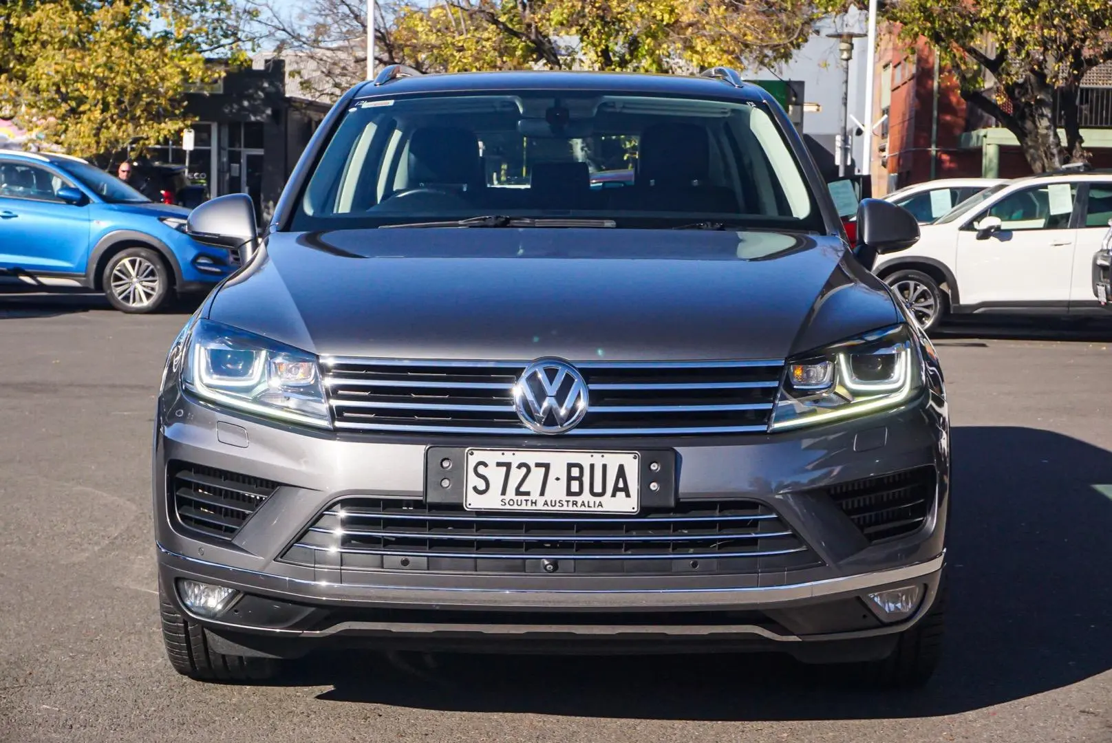 2017 Volkswagen Touareg Gallery Image 4