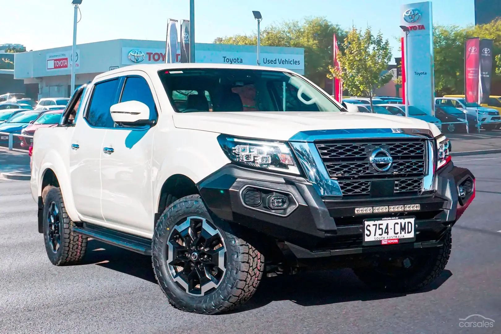 2021 Nissan Navara Image 1