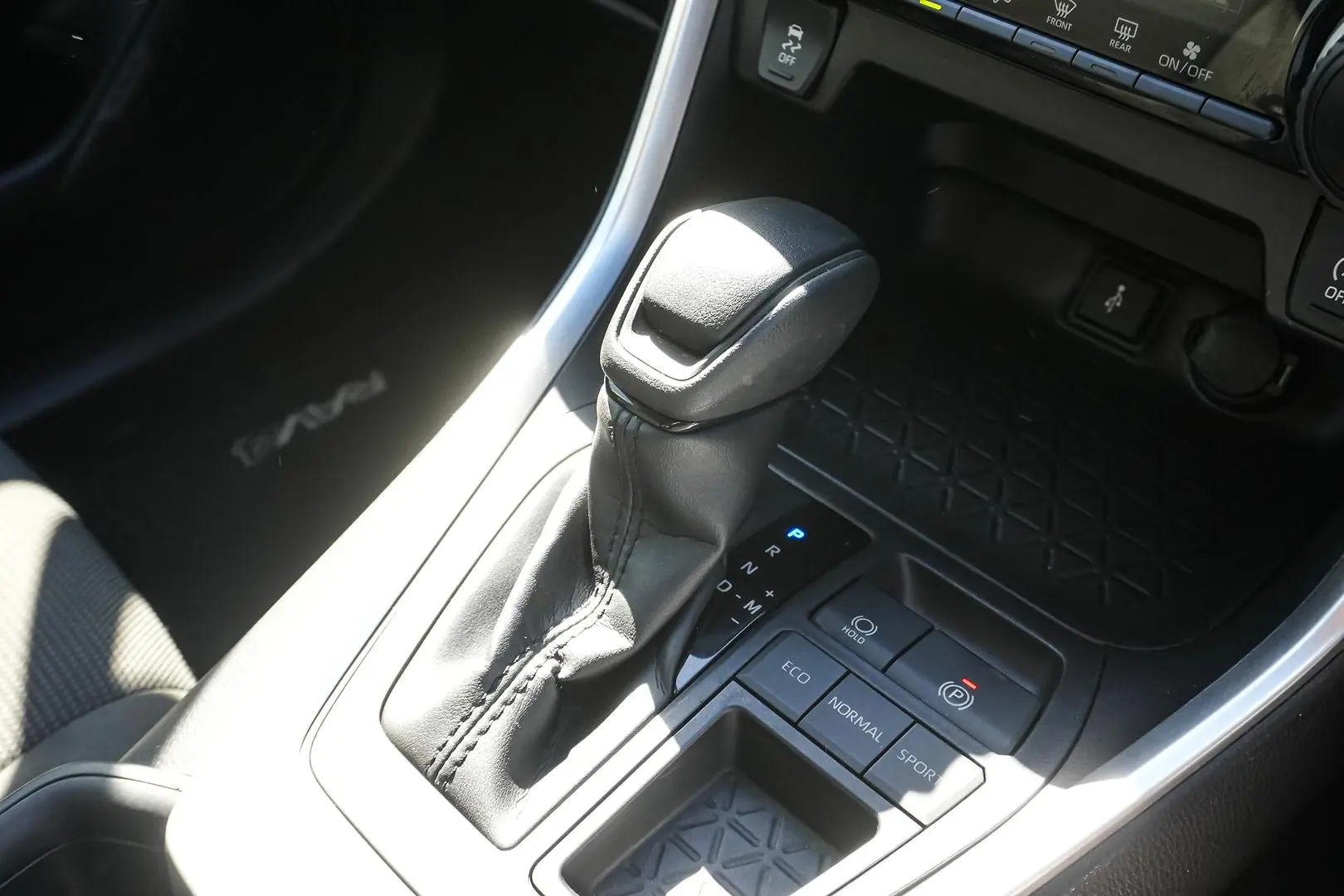 2022 Toyota RAV4 Gallery Image 18