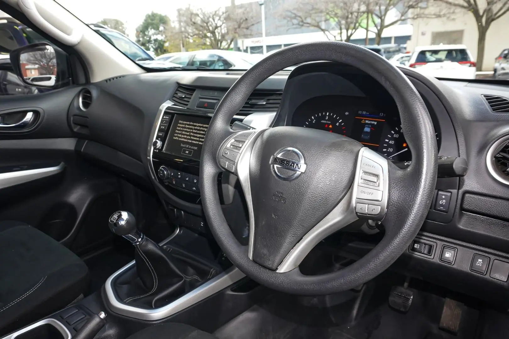 2020 Nissan Navara Gallery Image 7
