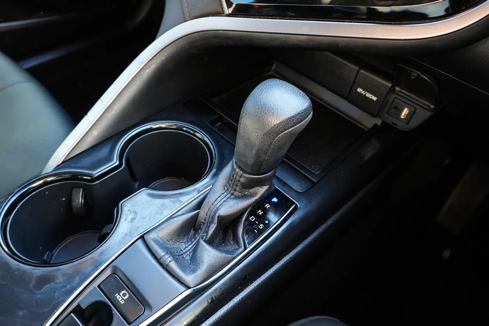 2019 Toyota Camry Gallery Image 18