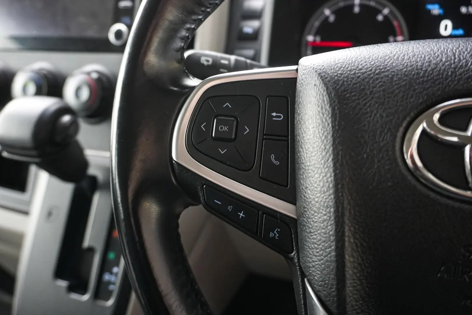 2022 Toyota Hiace Gallery Image 19