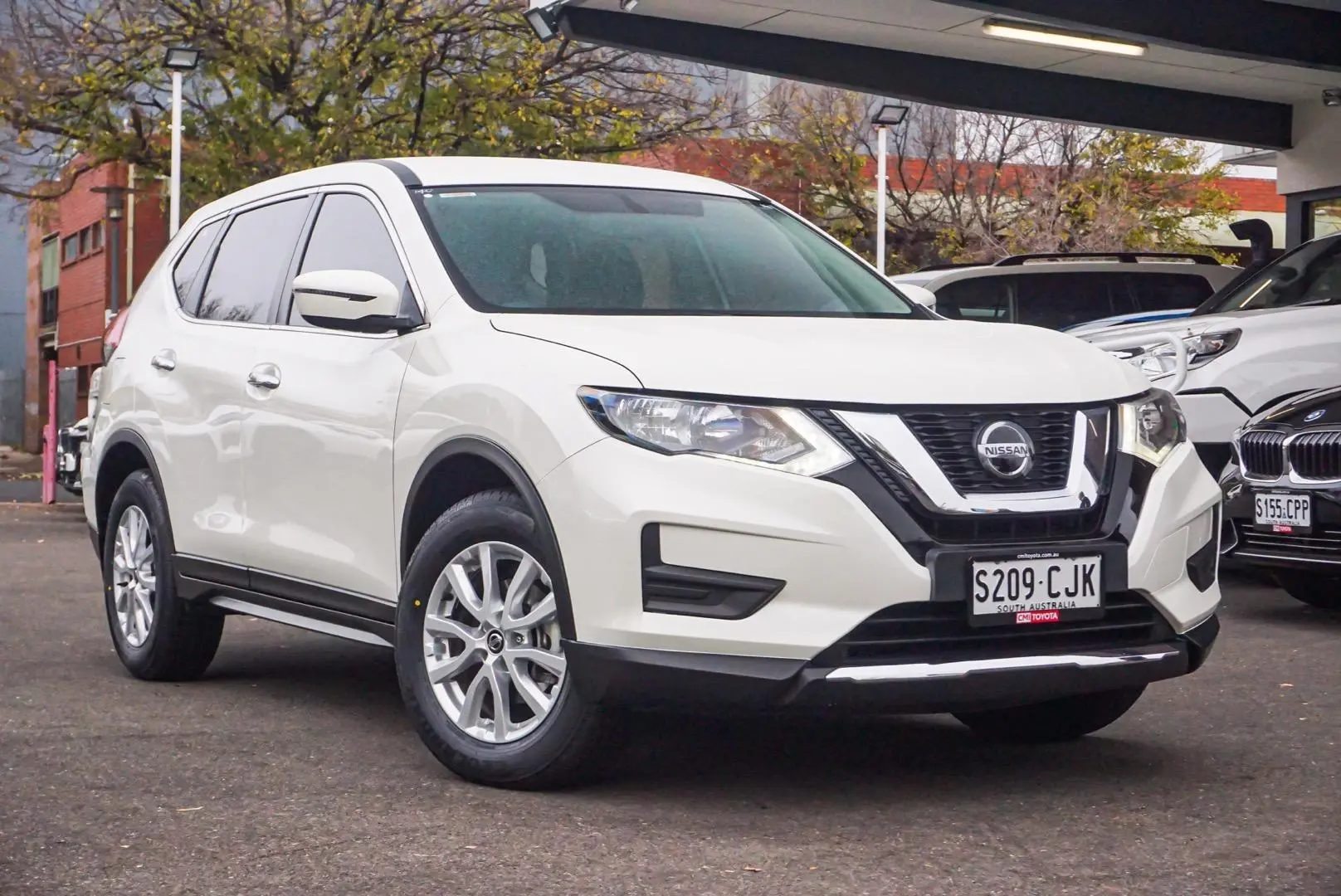 2021 Nissan X-TRAIL Gallery Image 2