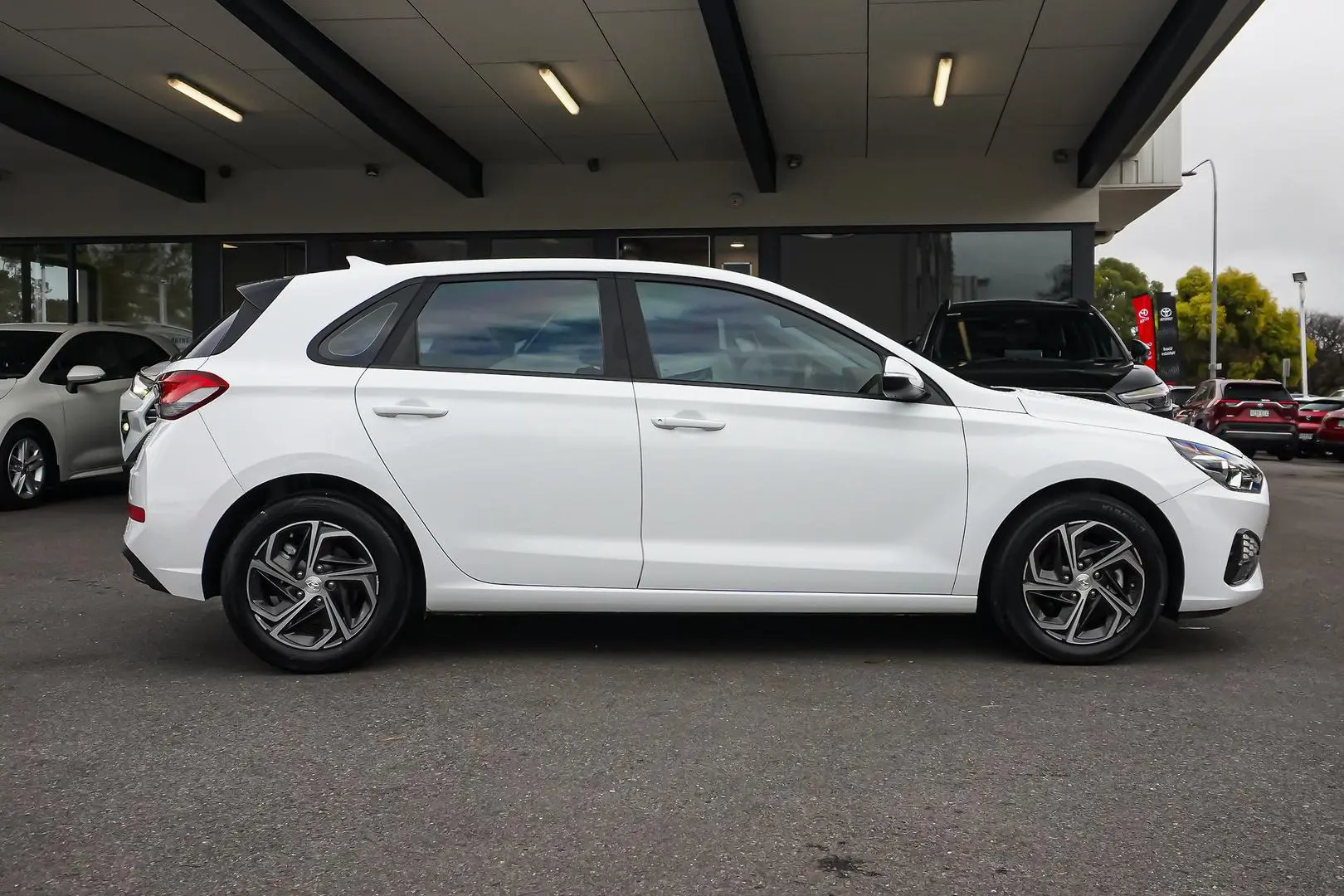 2022 Hyundai i30 Gallery Image 4