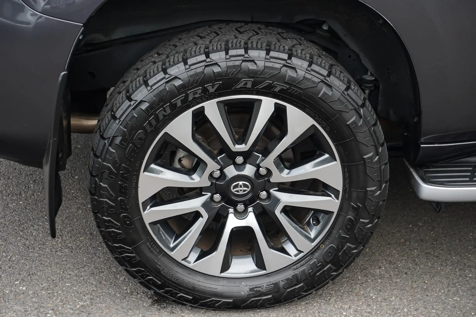 2022 Toyota Landcruiser Prado Gallery Image 16