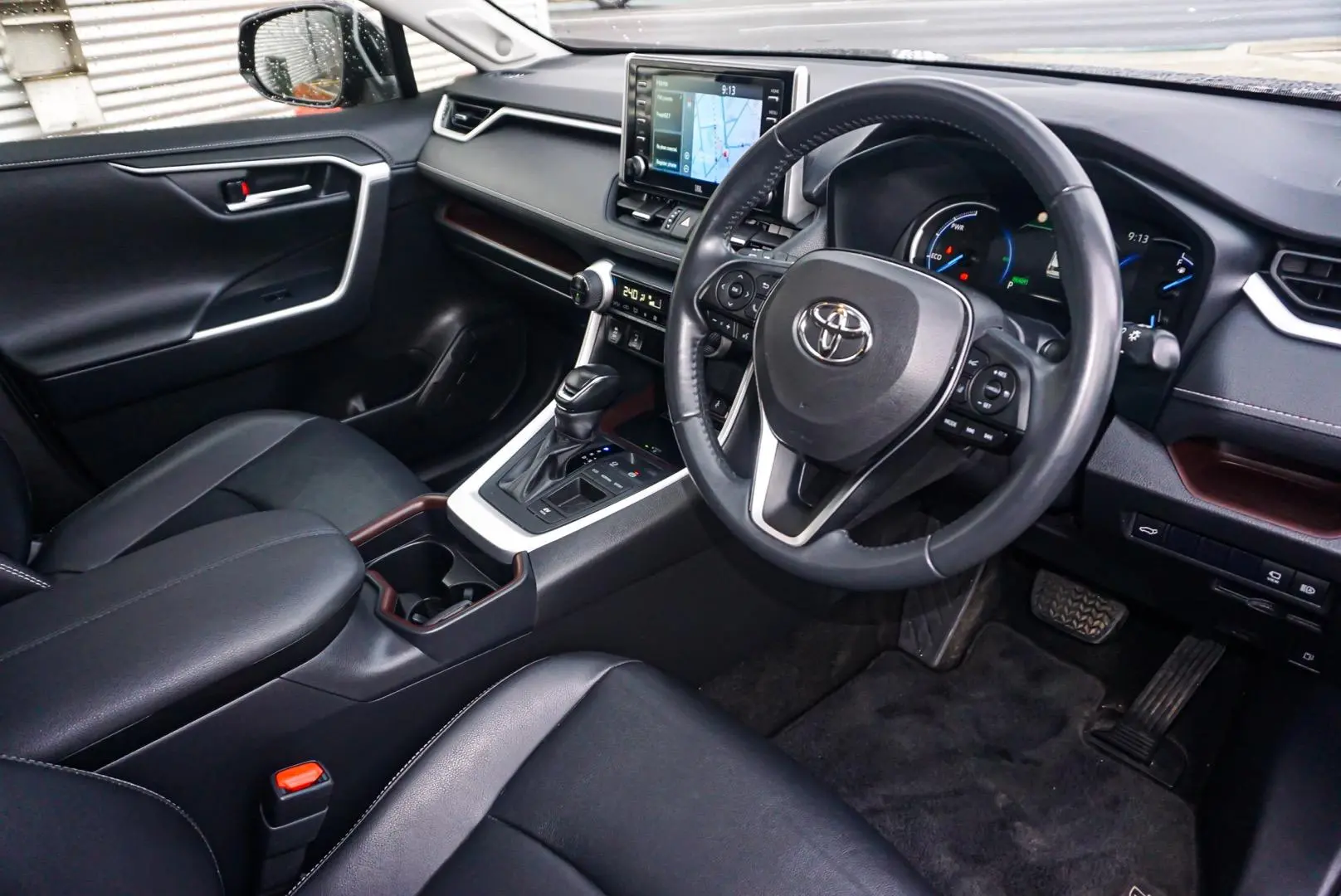 2021 Toyota RAV4 Gallery Image 6