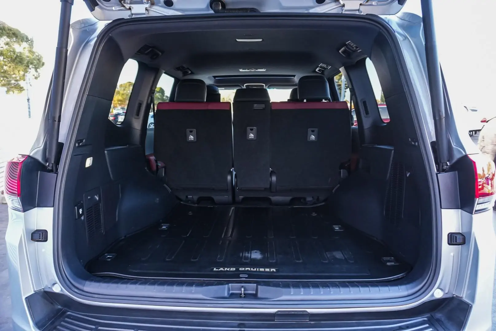 2022 Toyota Landcruiser Gallery Image 11