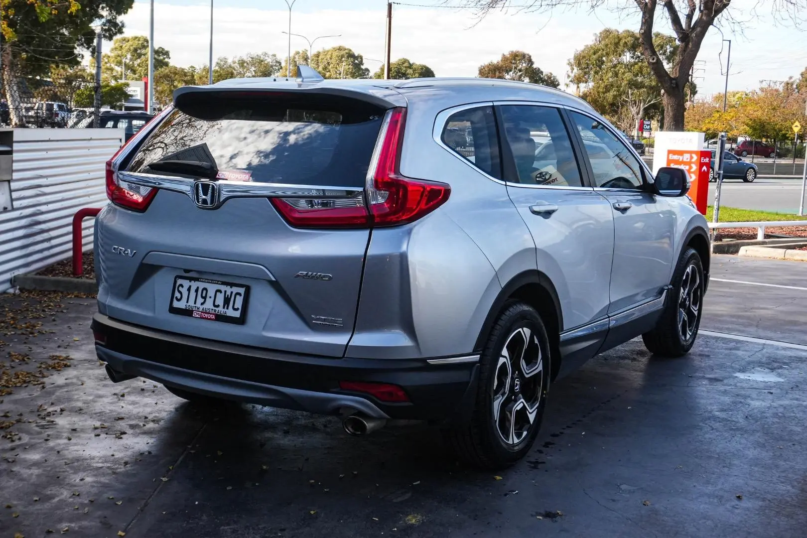 2018 Honda CR-V Gallery Image 3