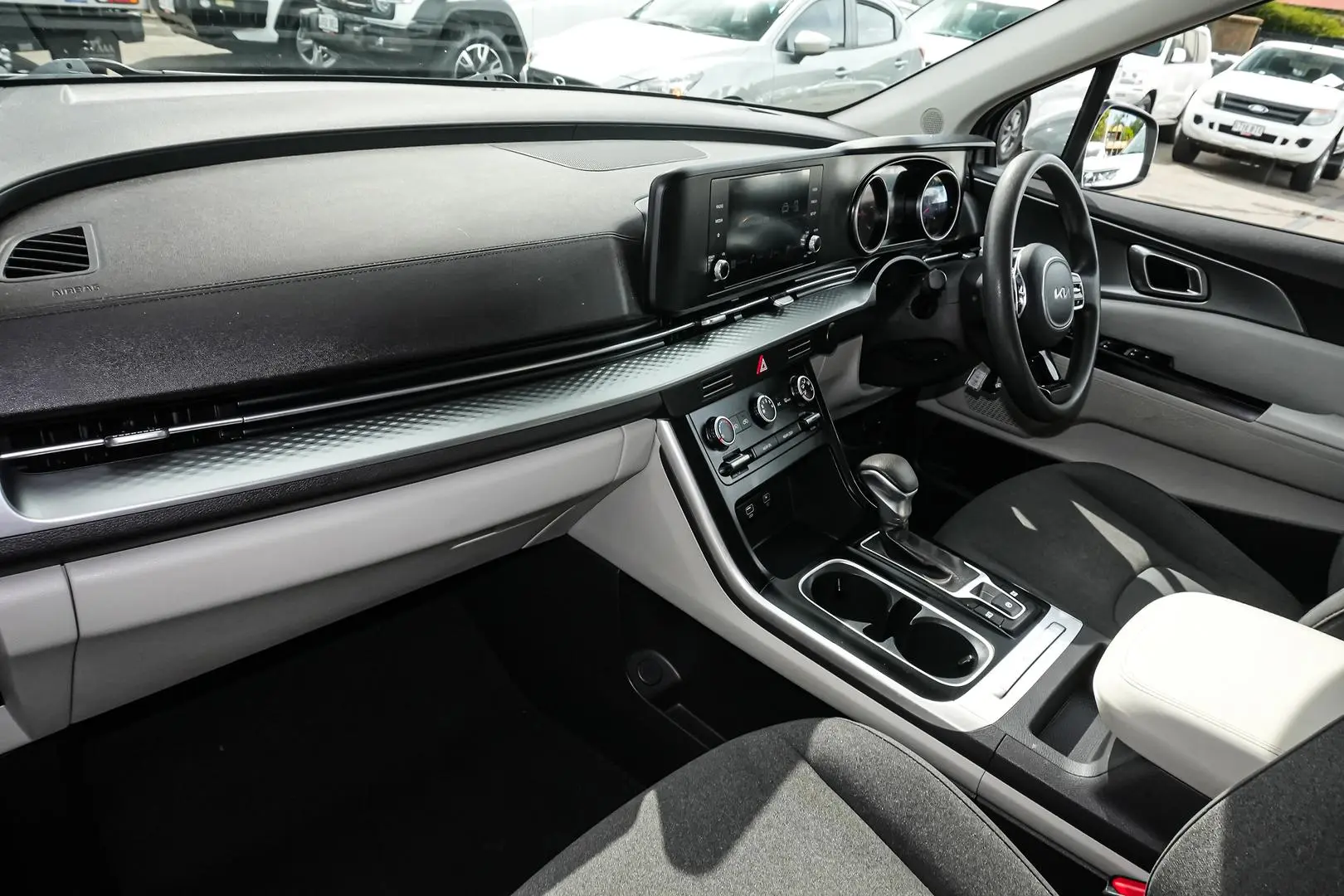 2022 Kia Carnival Gallery Image 11