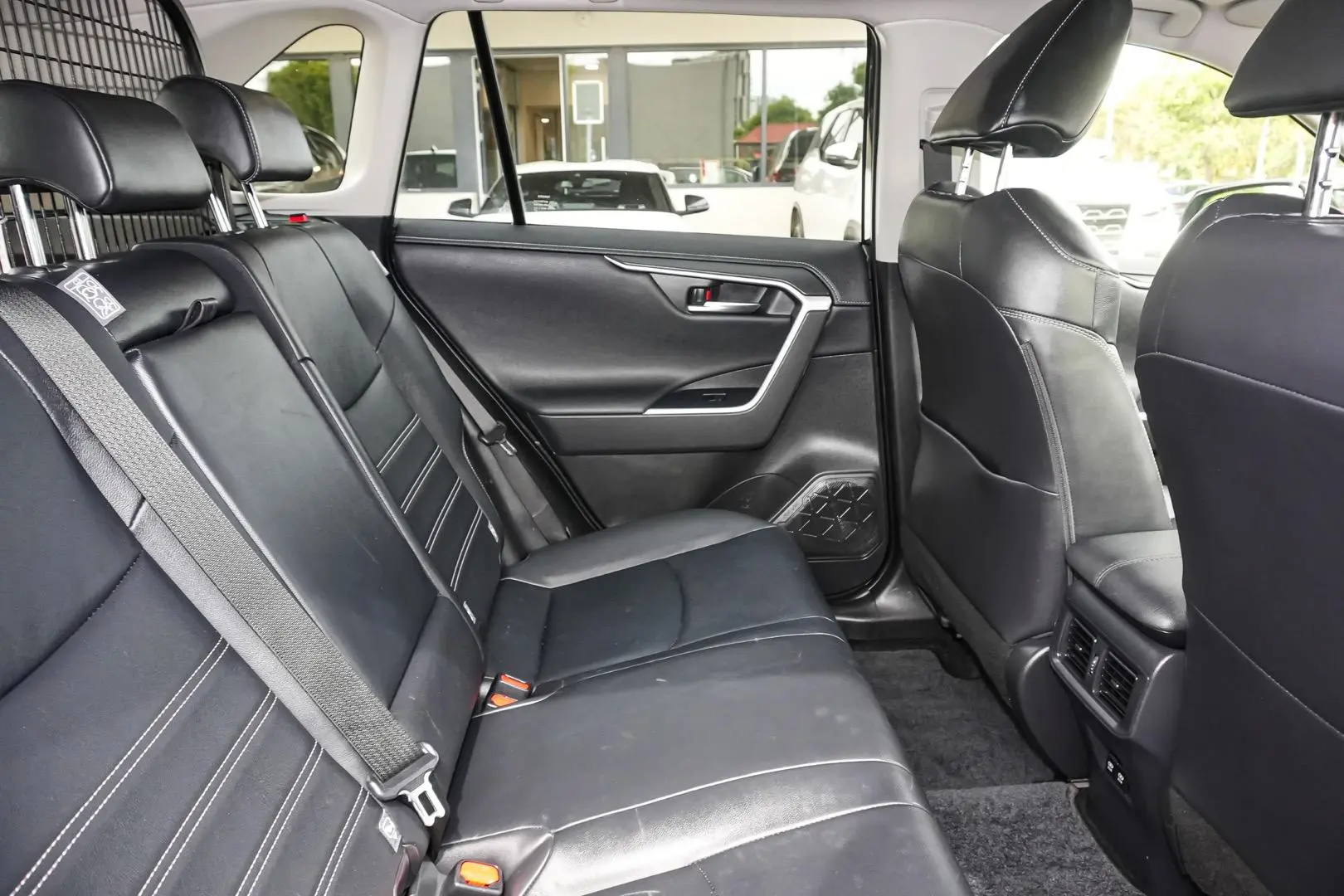 2020 Toyota RAV4 Gallery Image 9