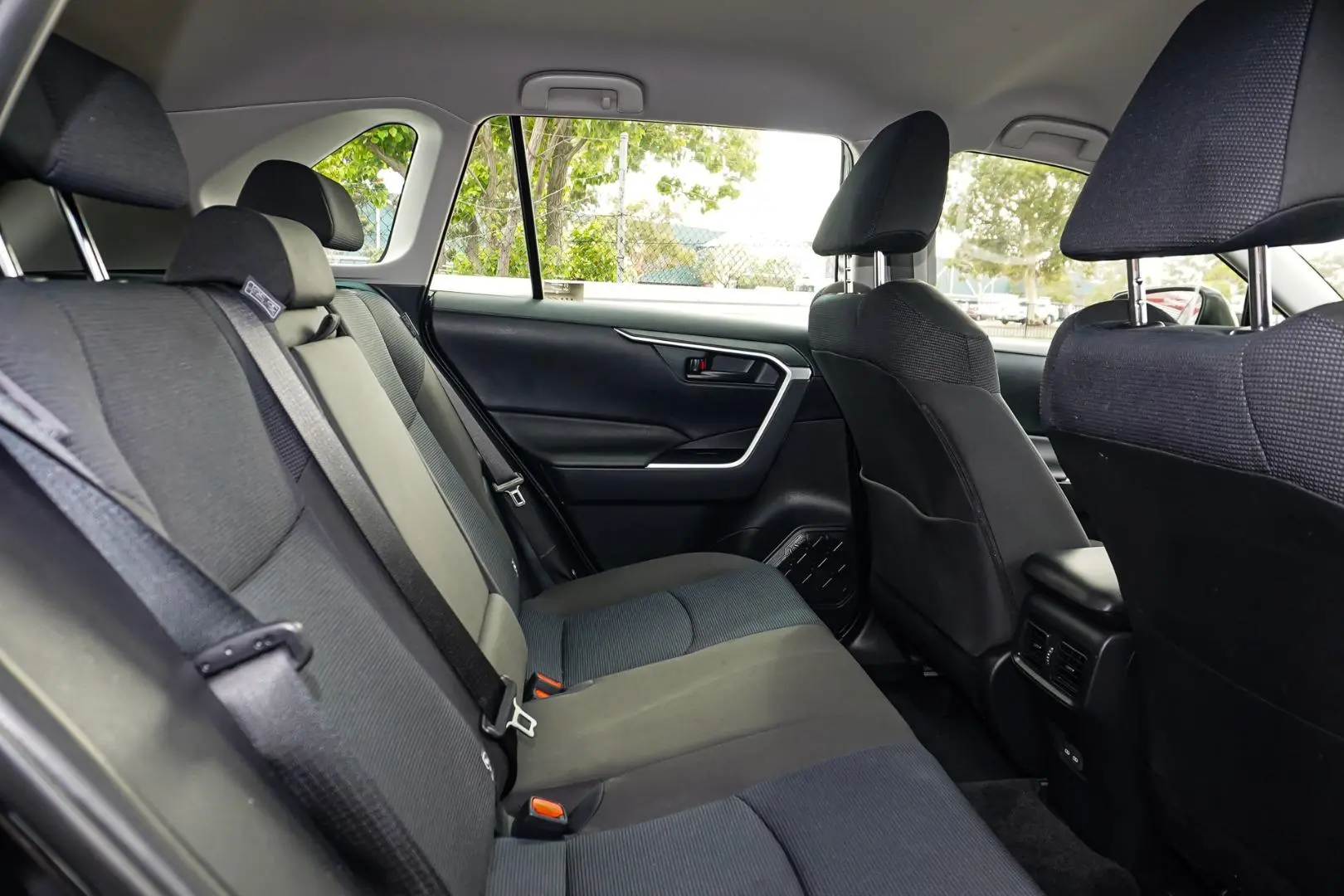 2025 Toyota RAV4 Gallery Image 8