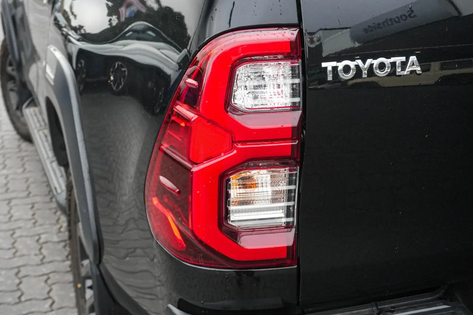 2022 Toyota Hilux Gallery Image 12