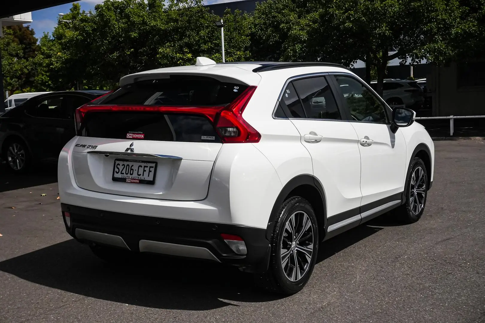 2019 Mitsubishi Eclipse Cross Gallery Image 3