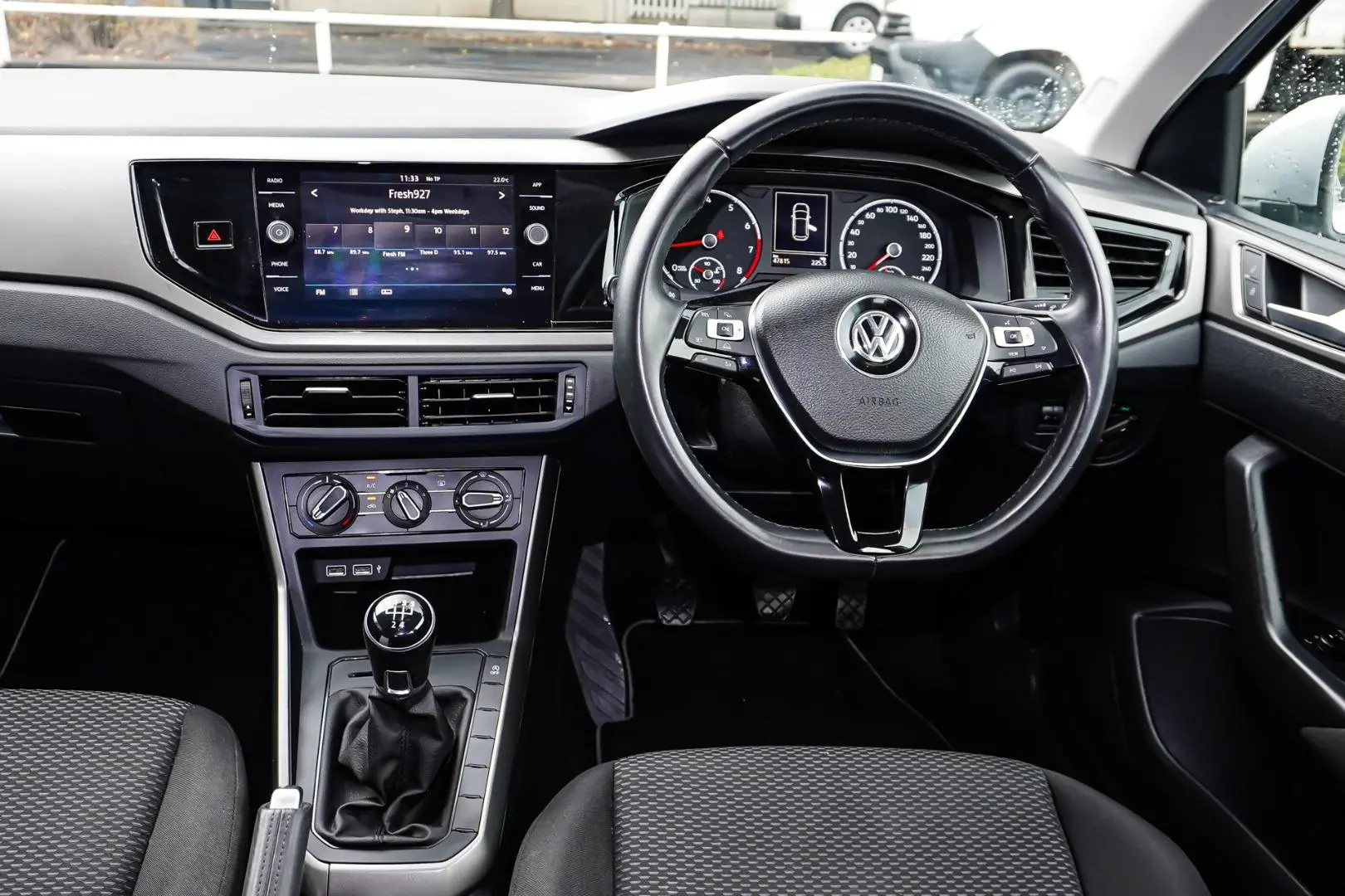 2018 Volkswagen Polo Gallery Image 8