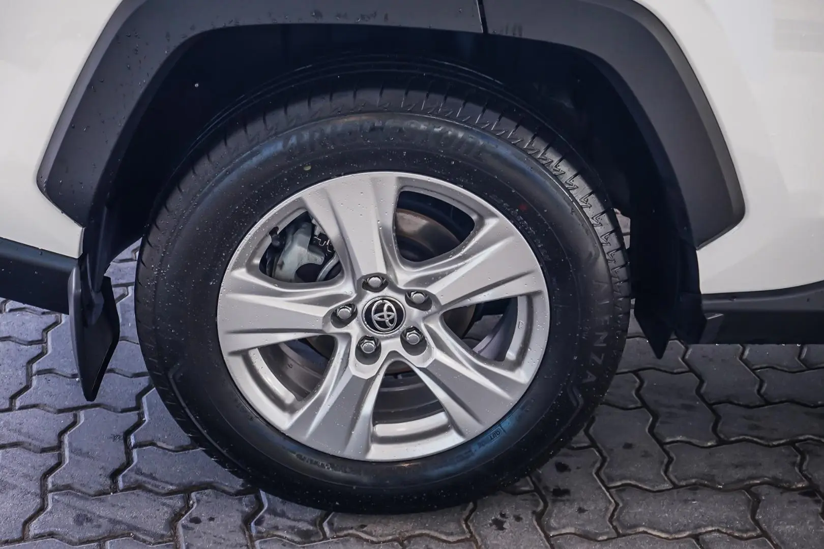 2021 Toyota RAV4 Gallery Image 17