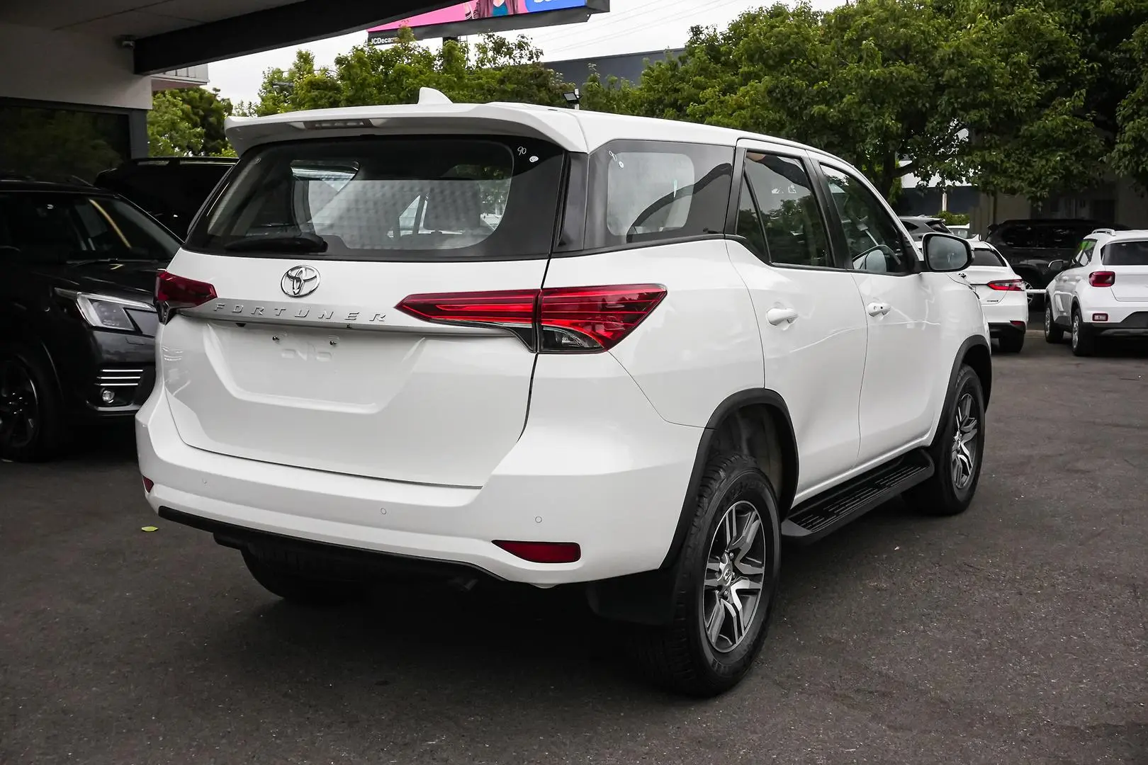 2022 Toyota Fortuner Gallery Image 3