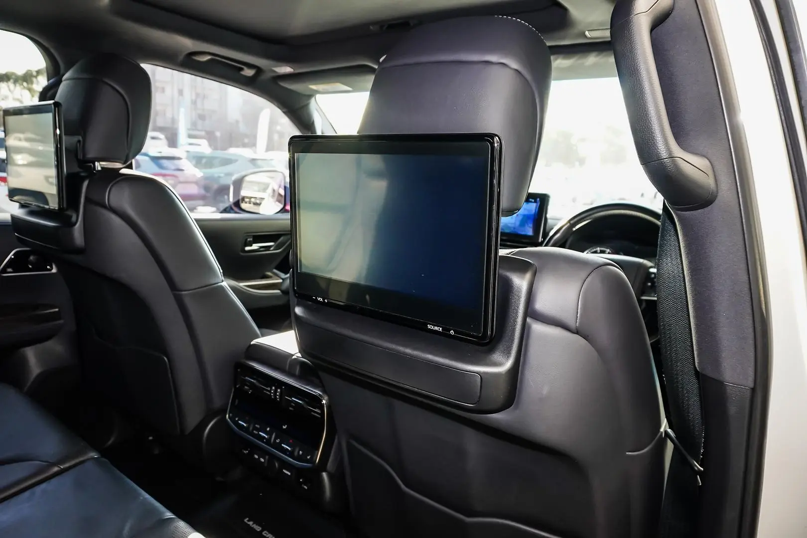2022 Toyota Landcruiser Gallery Image 8