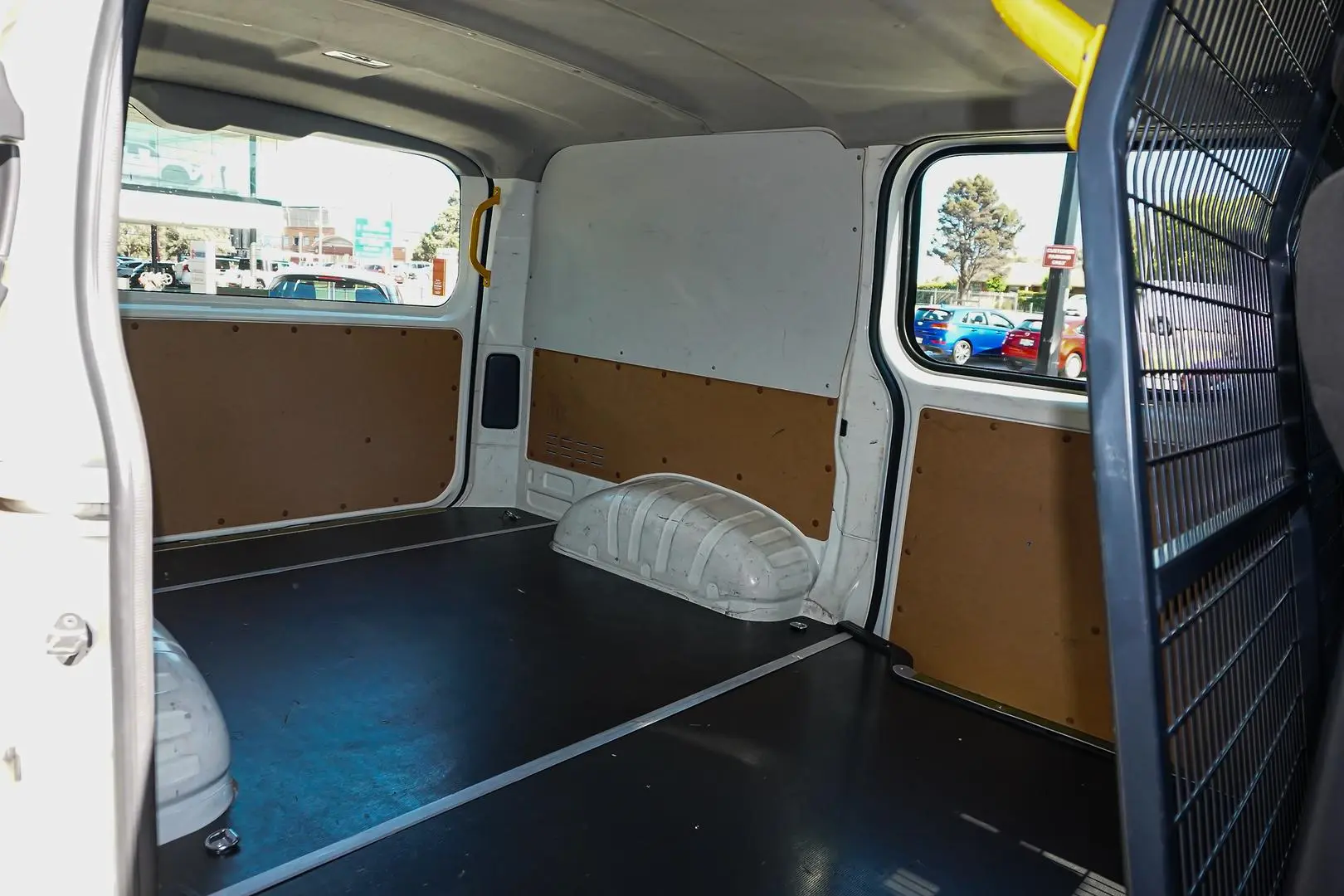 2020 Toyota Hiace Gallery Image 8